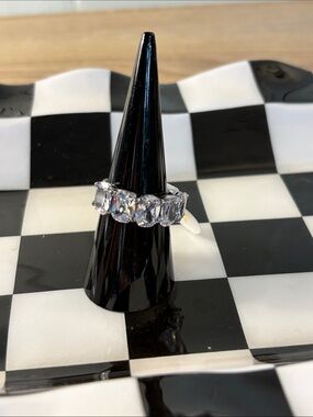 Bomb party ring size 7 hematite plating